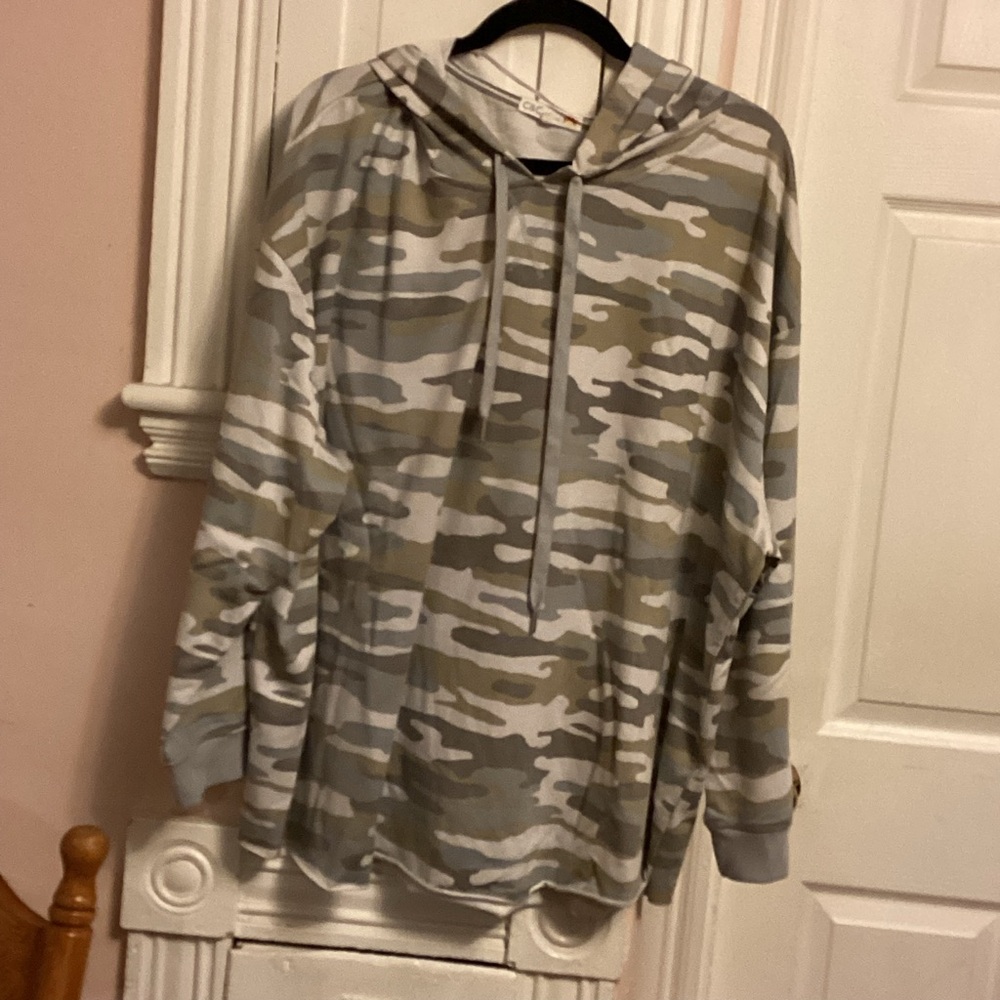 C&C California Camouflage Hoodie Sweater/blouse